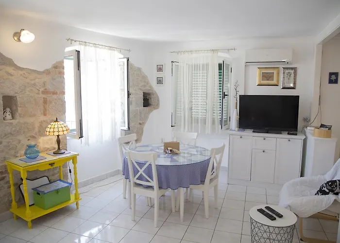 Apartment Pina